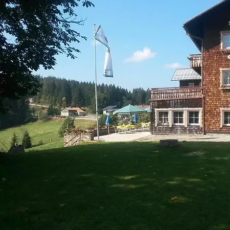 Brennes Отель