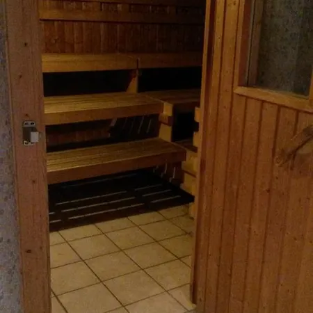 Отель Brennes 3*