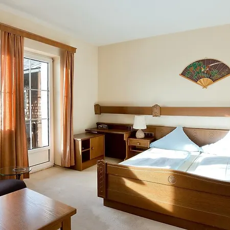 فندق Brennes 3*